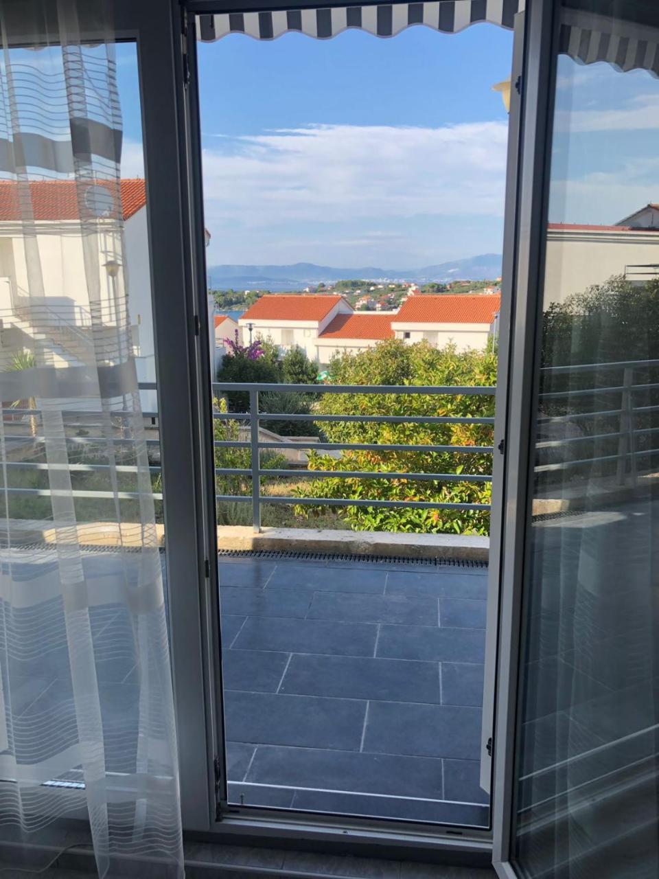 Apartman Ylli Necujam Exterior photo