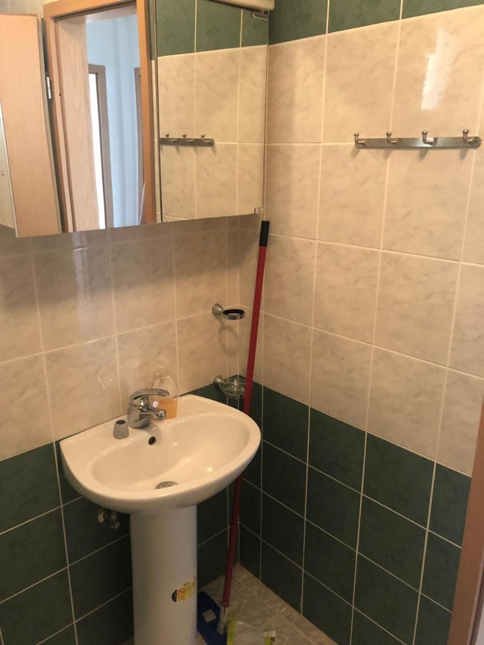 Apartman Ylli Necujam Exterior photo